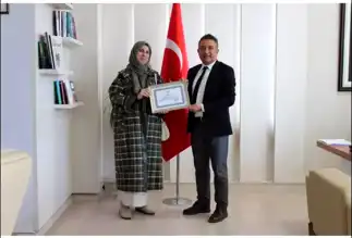 Bayburt'ta Emekli Öğretmenler Onurlandırıldı