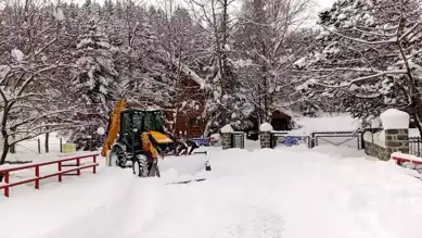 Kar Yağışı Doğu Karadeniz'i Vurdu: Yollar Kapalı!