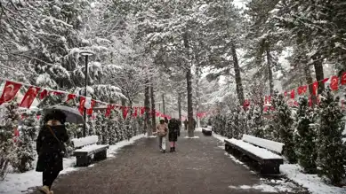 Şiddetli Kar Yağışı: Okullar Tatil!