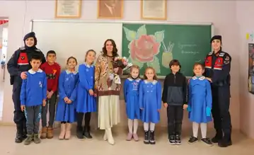 Köy Okulunda Öğretmenler Günü Sürprizi!