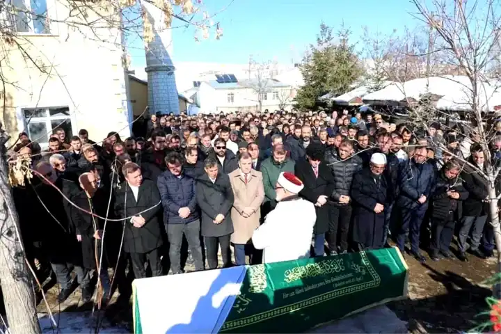 Şahibe Ayhan'ın Cenaze Töreni Demirözü'nde Gerçekleşti