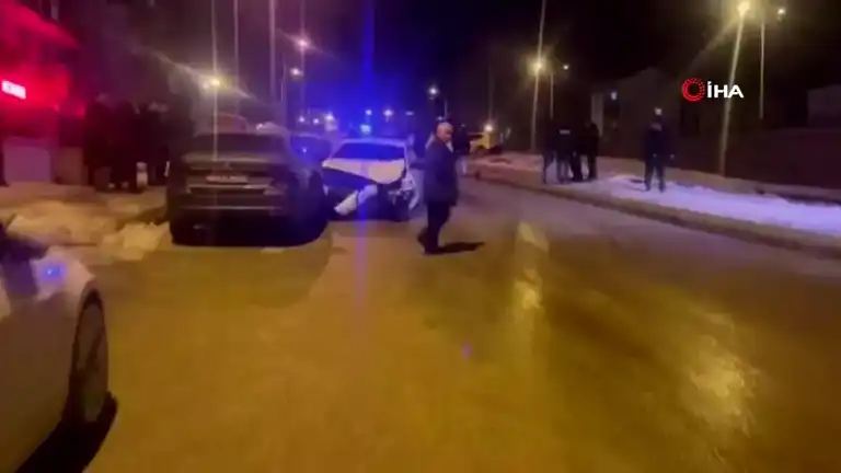 Bayburt'ta Korkutan Kaza: 4 Araç Hasar Gördü