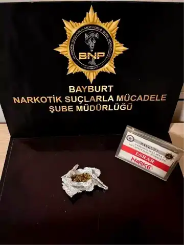 Bayburt'ta 3 Kişiye Esrar Operasyonu