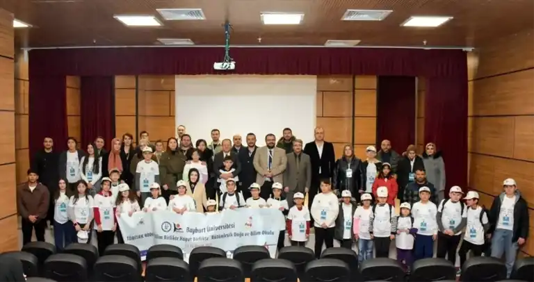 Üniversitede Çocuklar İçin Bilim Okulu