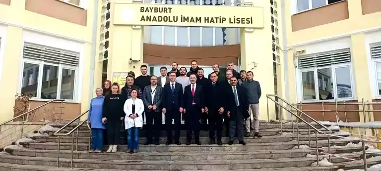 Özkan, Bayburt İmam Hatip Lisesini Ziyaret Etti