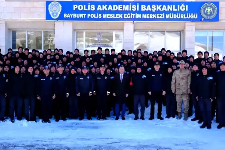 Vali Eldivan, Polis Adaylarıyla Buluştu