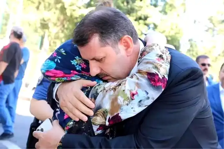Vali Ayhan'ın Annesi Vefat Etti